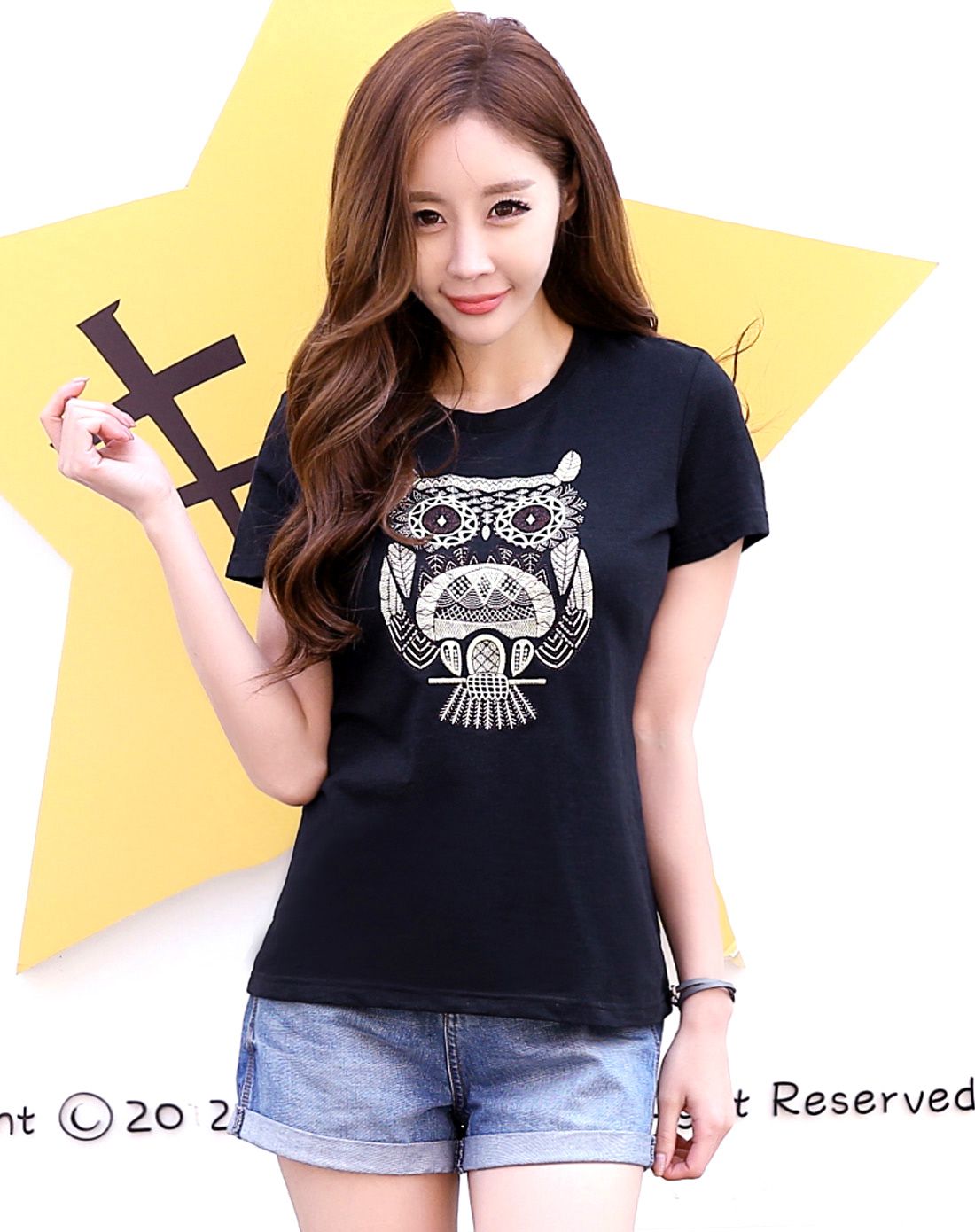 韩版黑色刺绣图案t恤