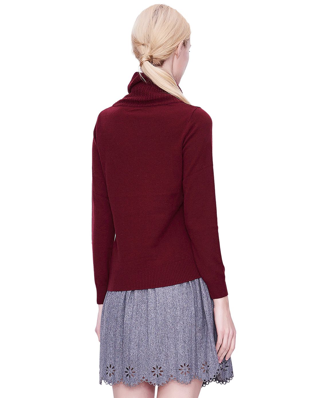 紫酱色女款都市时尚针织毛衣