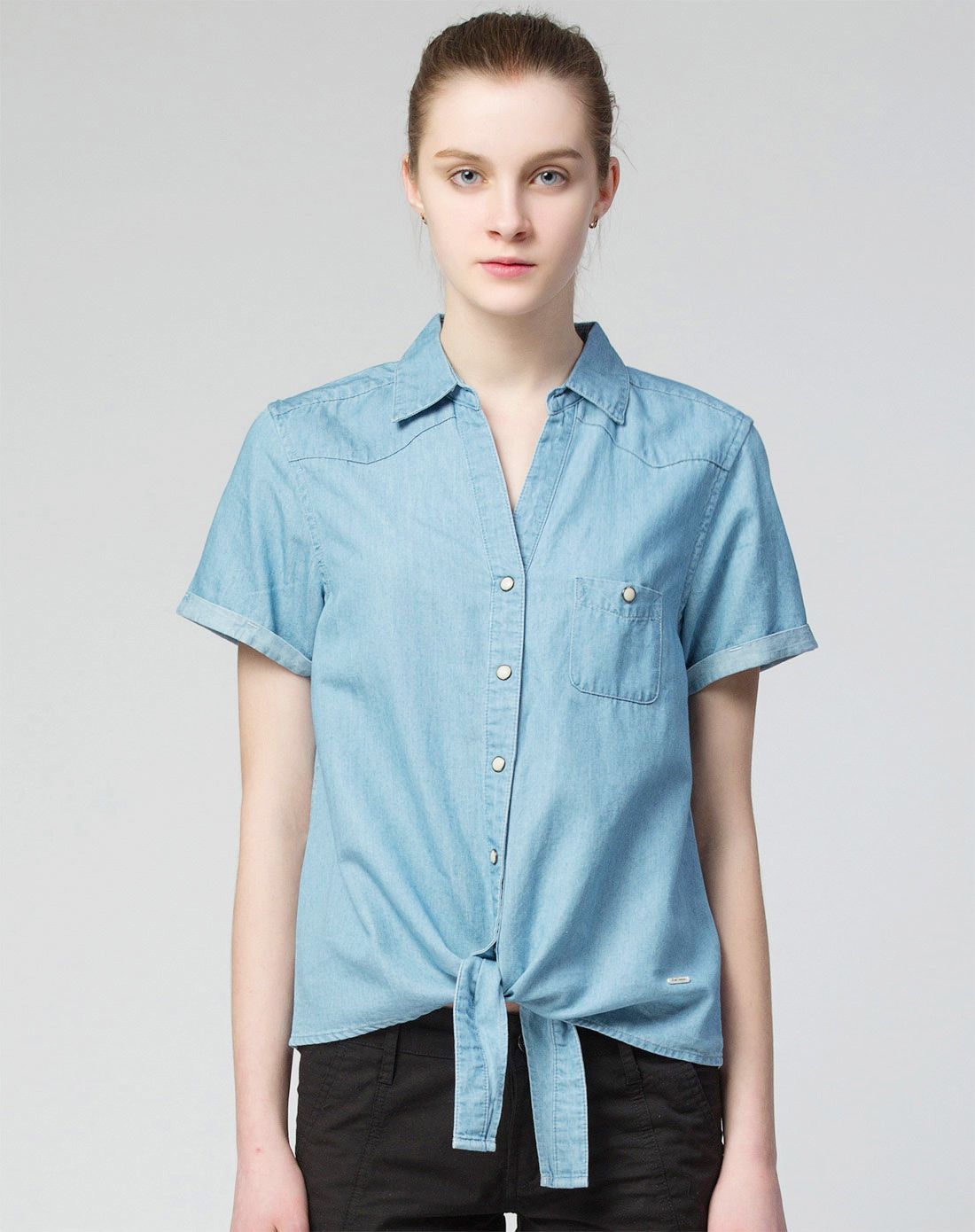 女式浅靛蓝色衬衫