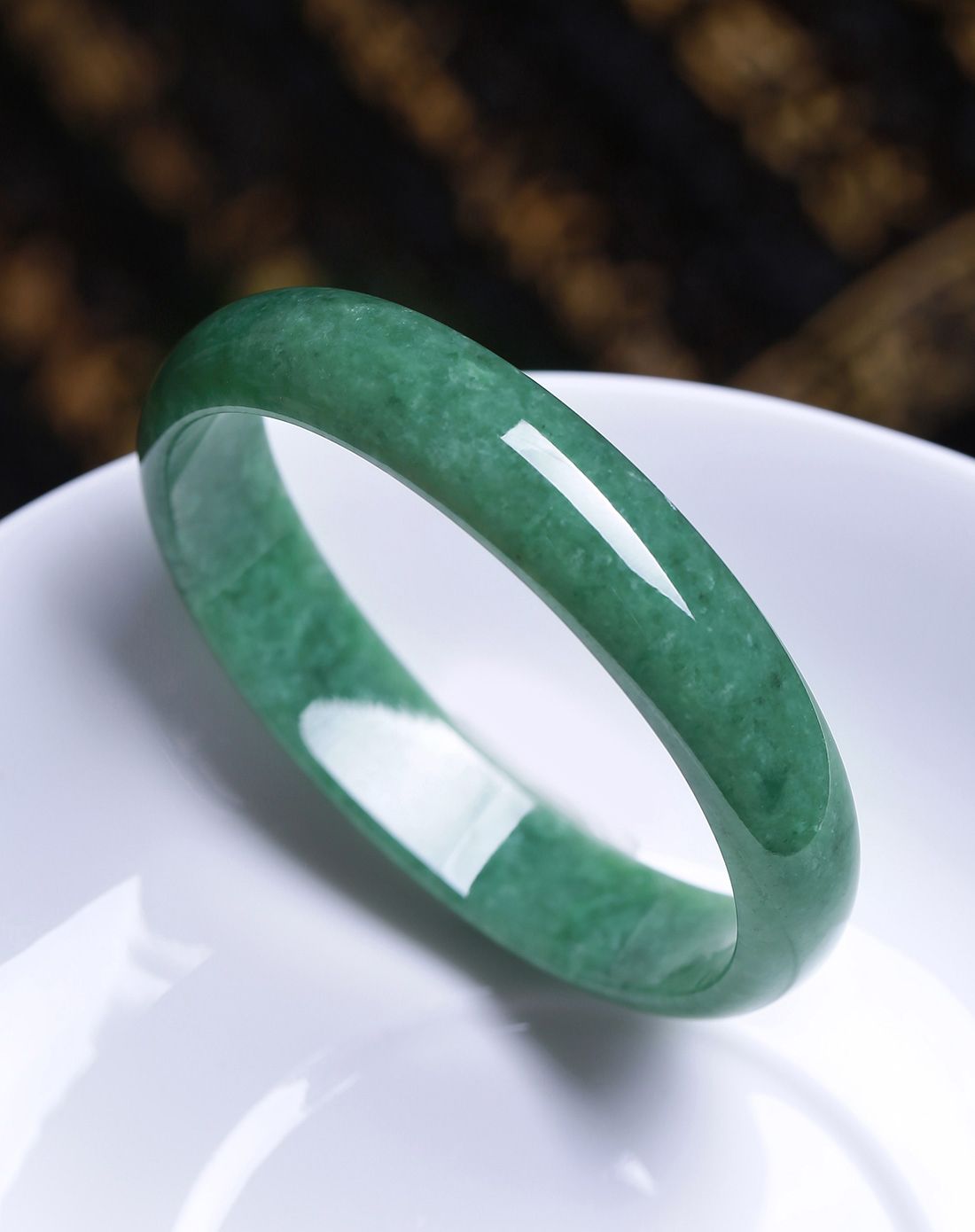 天然翡翠a货豆种满绿完美贵妃手镯