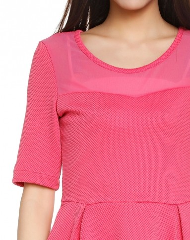 深粉红色百搭时尚中袖上衣