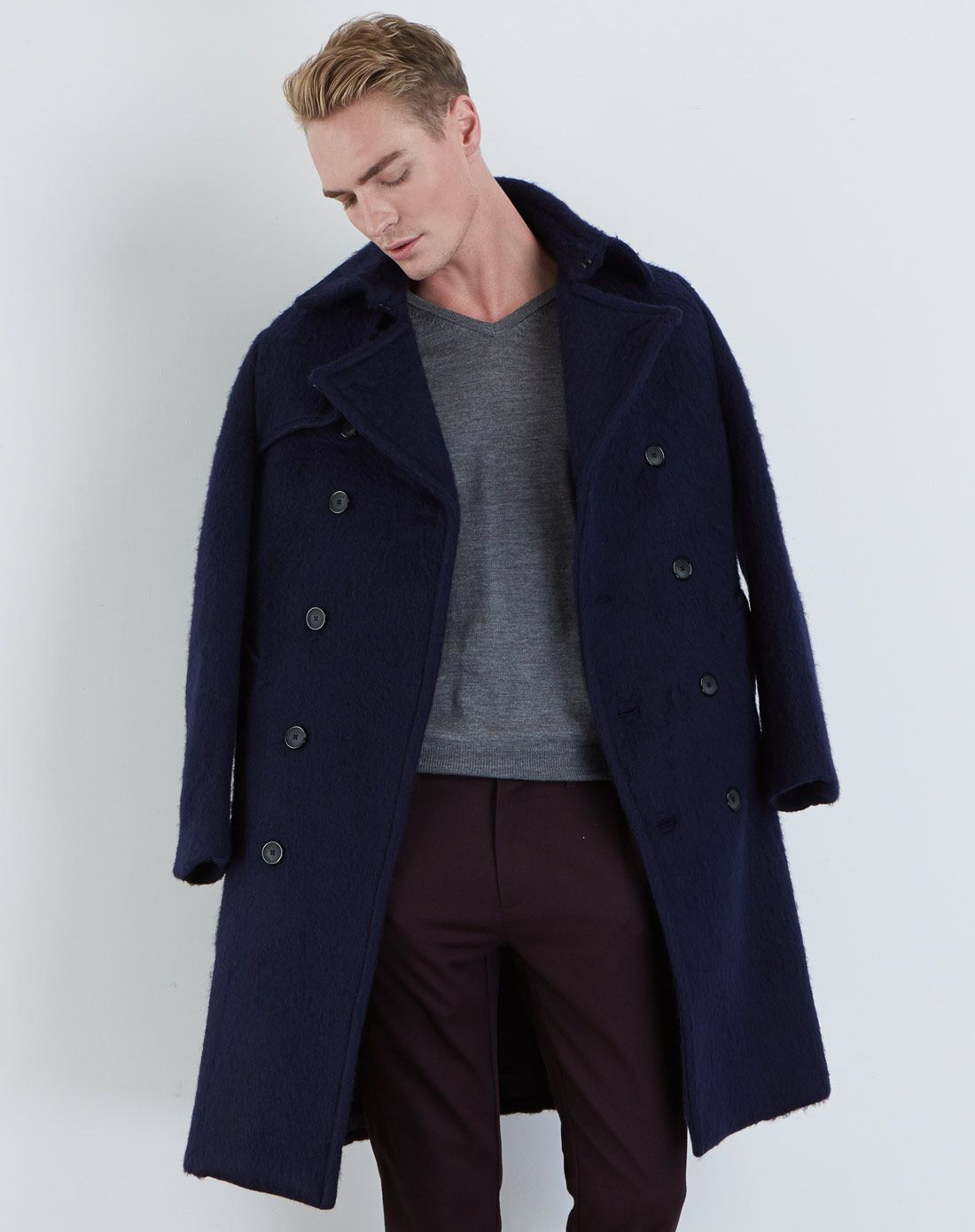 深藏蓝时尚纯色长款双排扣大衣