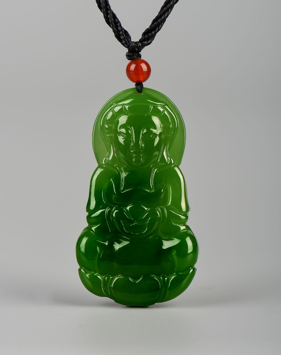 精致女款观音天然和田玉碧玉吊坠