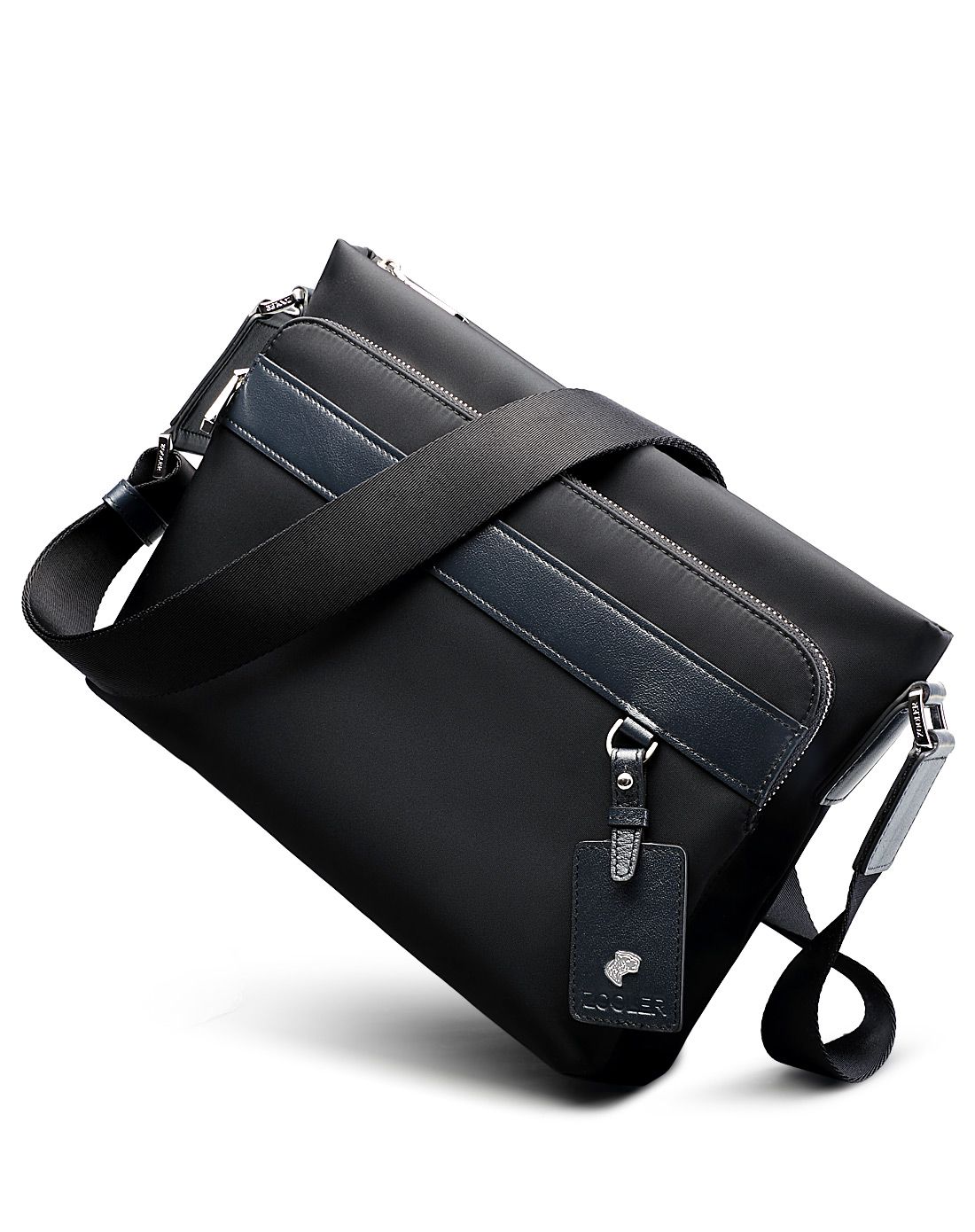 男款黑色尼龙布配牛颈纹牛皮革单肩斜挎包