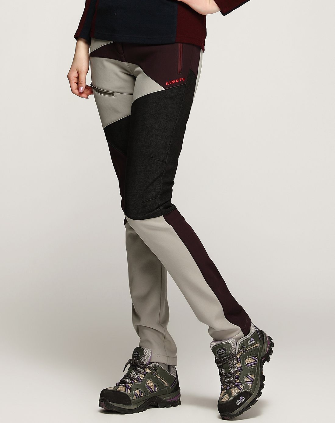 四面弹力 女款米色加绒冲锋裤 防风防雨