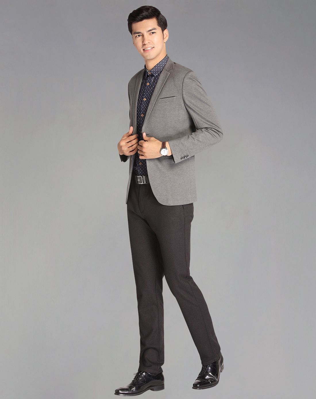 灰色舒适优雅时尚休闲便西