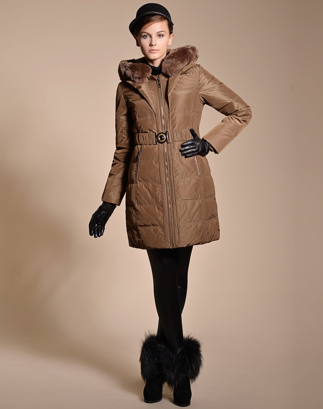 女式咸菜色獭兔毛领中长款羽绒服