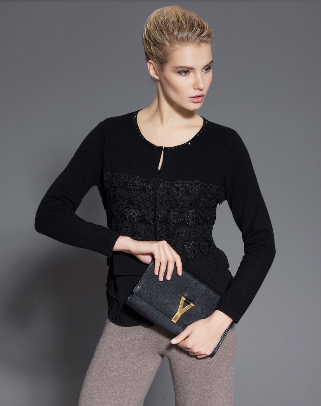 女士黑色醇美舒雅重工蕾丝圆领开衫