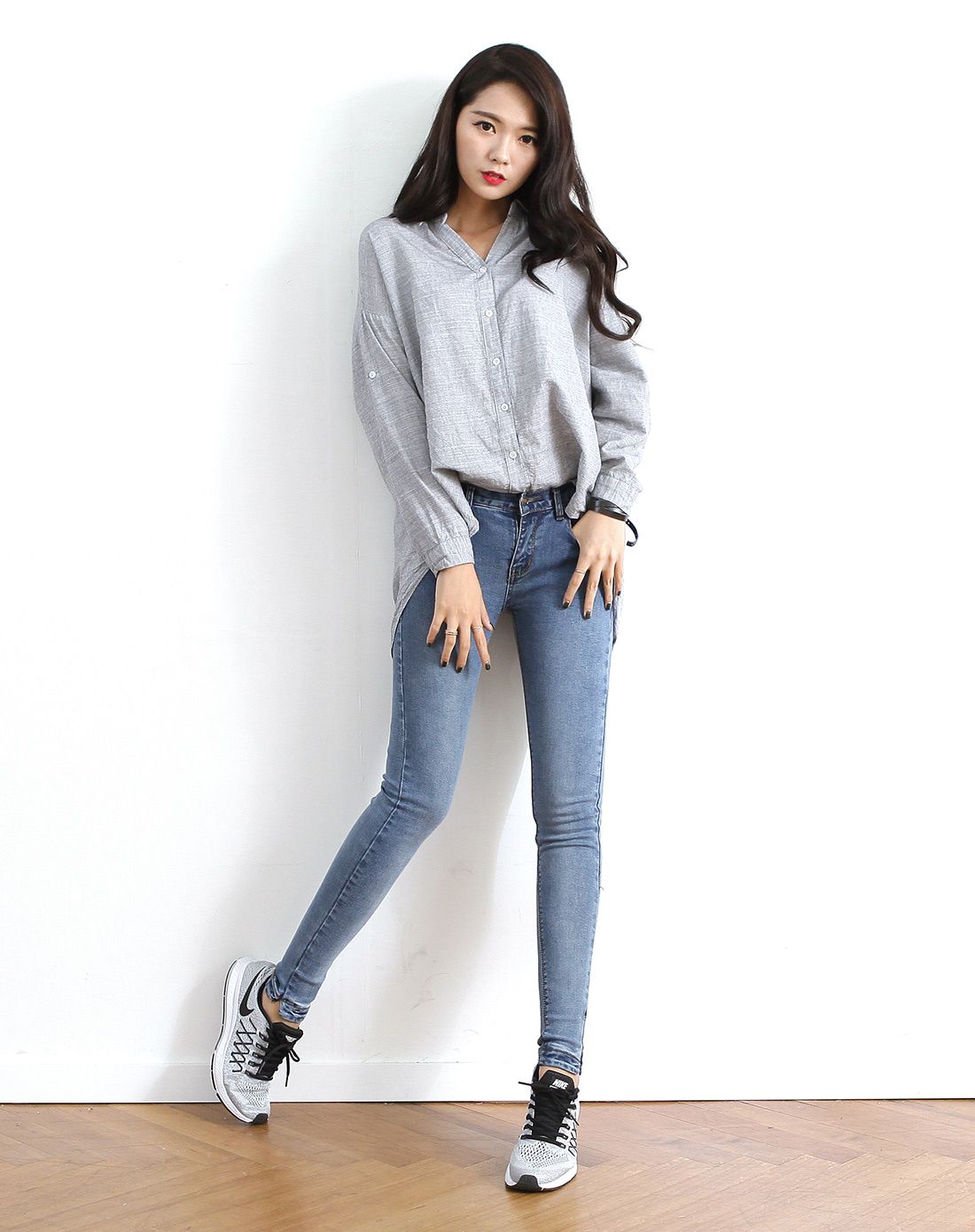 > sugar lips显瘦裤脚开口牛仔裤