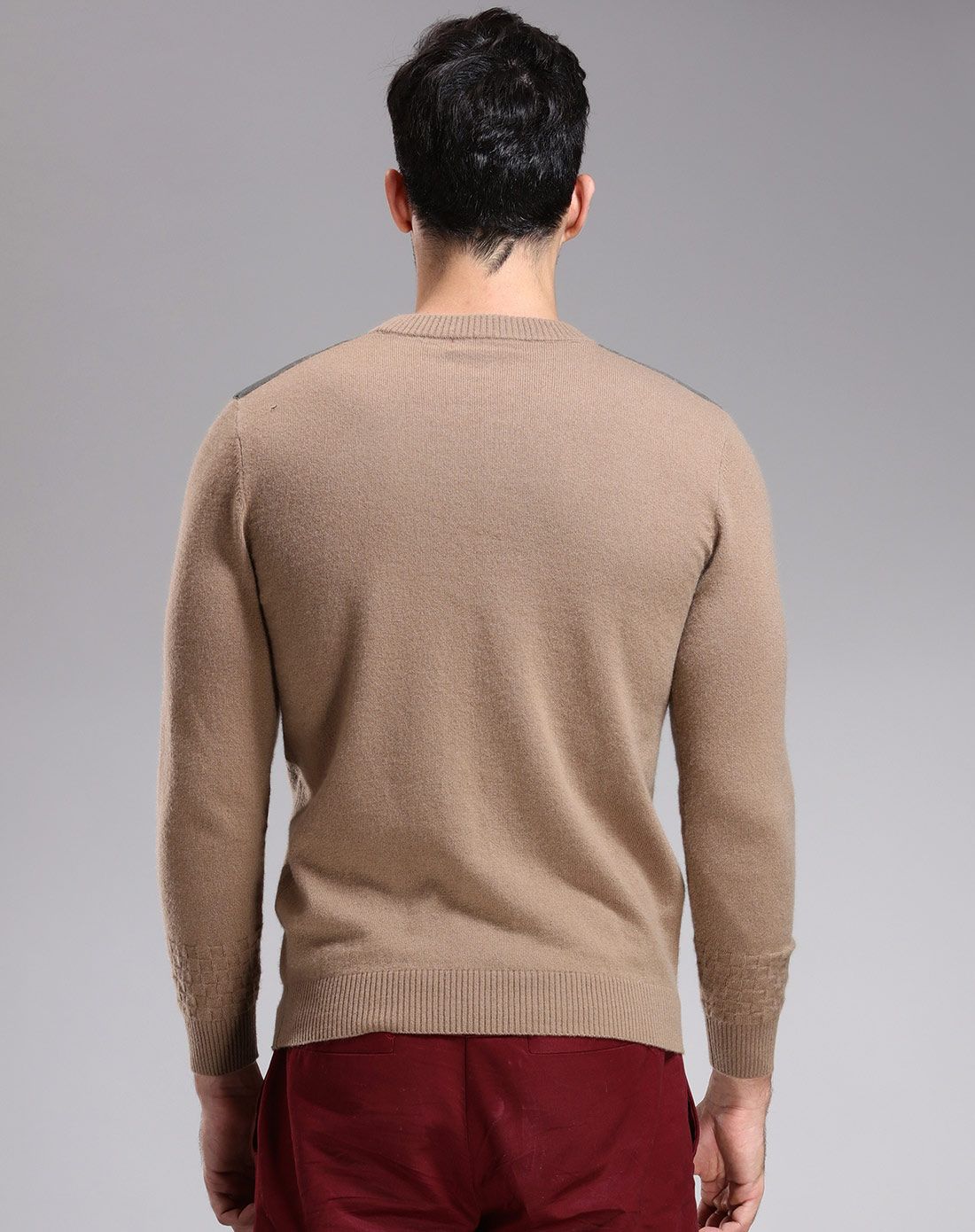男卡其棕山羊绒半高领套衫