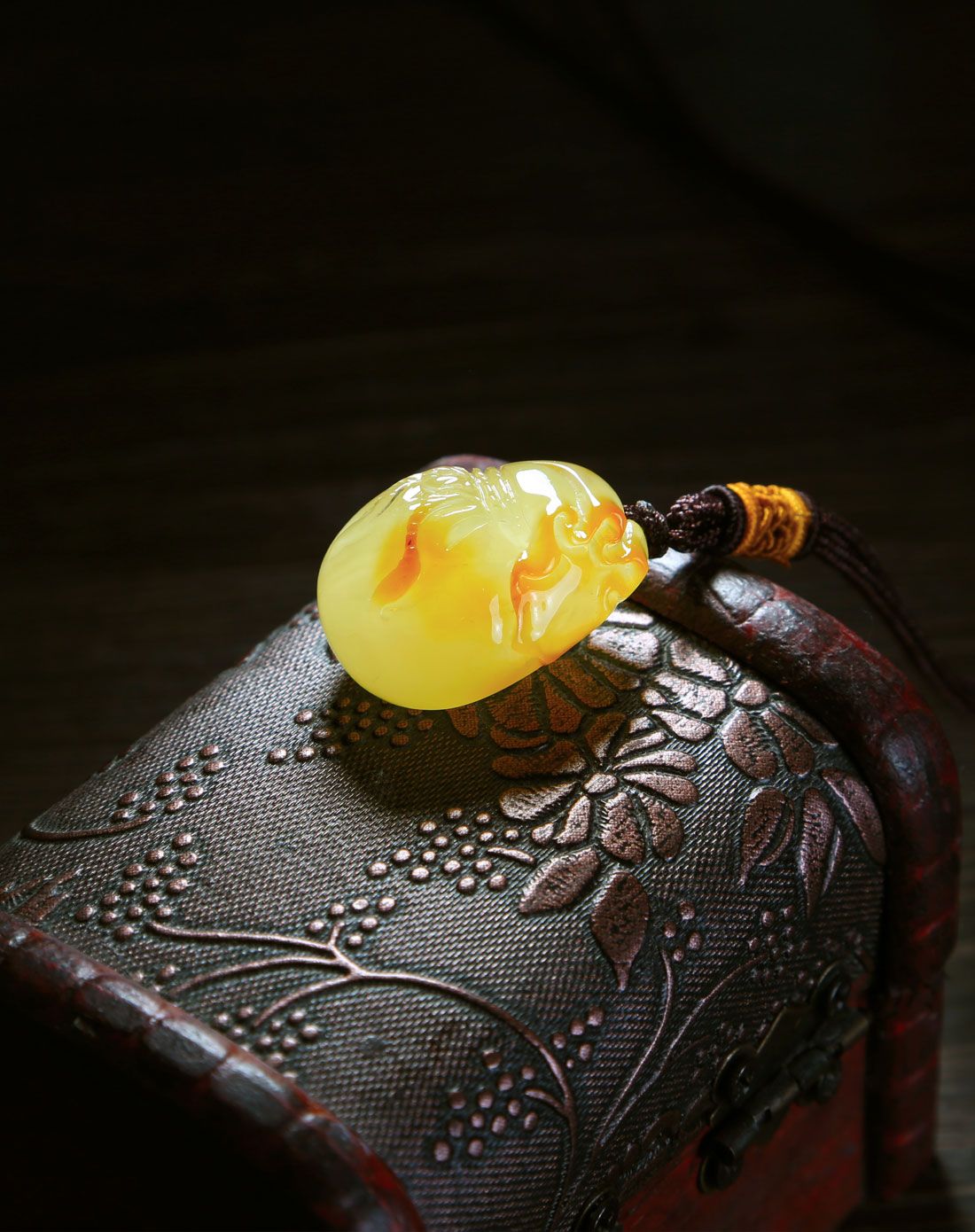 中坦5.7g天然琥珀蜜蜡雕件挂饰