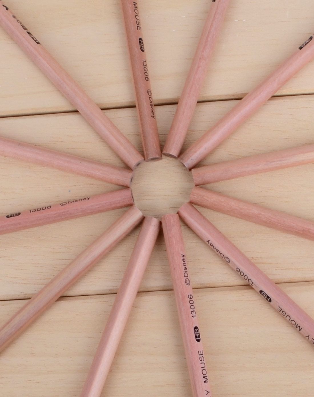 迪士尼中性原色50支三角笔杆原木铅笔(hb)