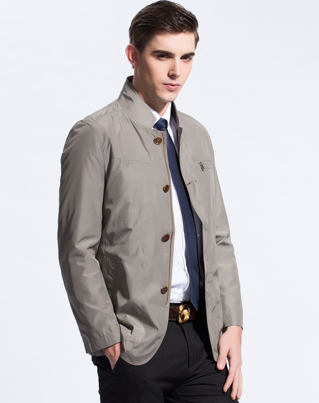 男款深卡其多袋休闲便服