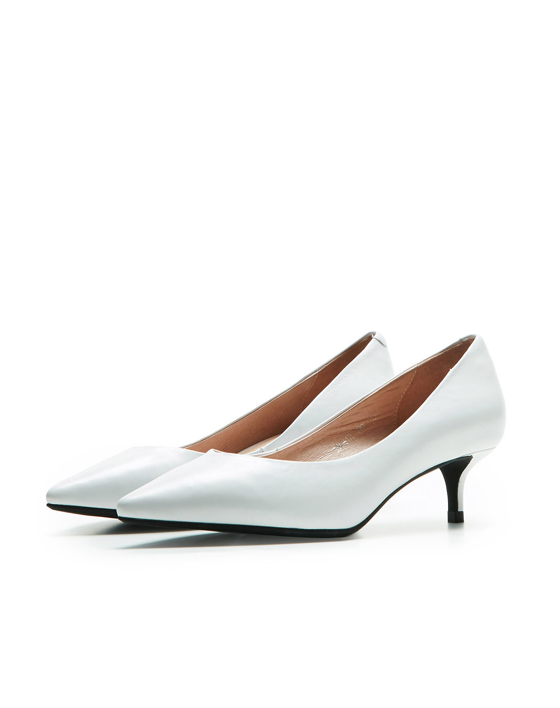 16新品白色羊皮16新品经典时尚v字鞋口矮跟尖头单鞋