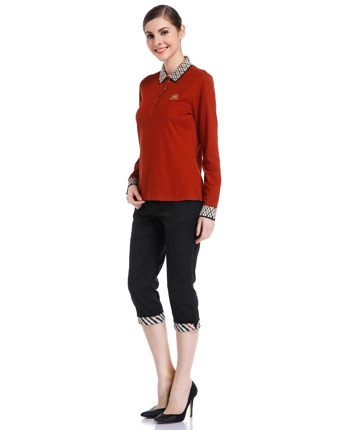 深朱红色怀旧翻领长袖针织t恤