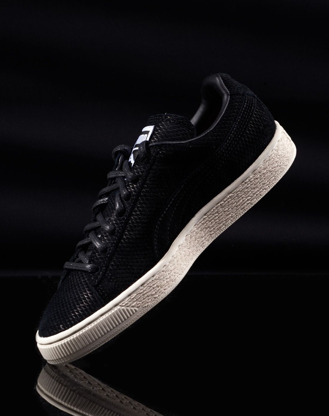 运动休闲系列 女子黑色旅游鞋