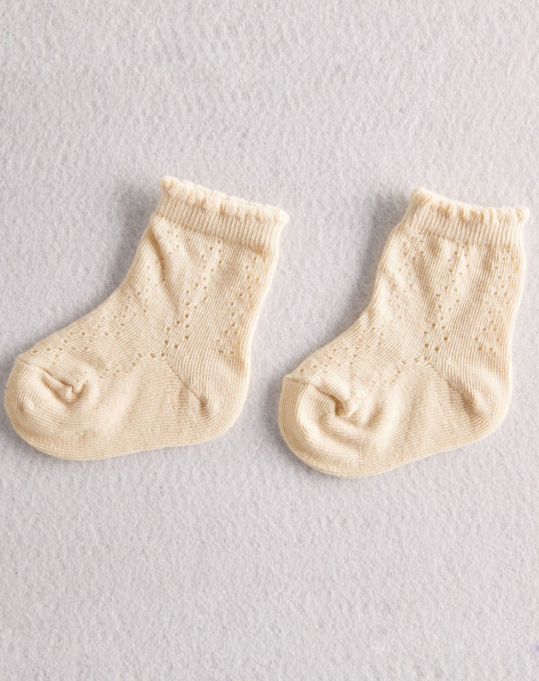 米色螺纹口婴儿袜子