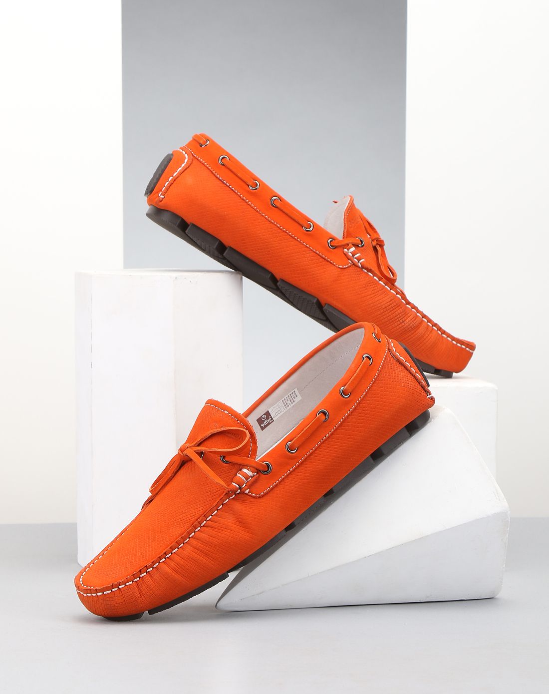 橙色头层磨砂牛皮商务休闲舒适皮鞋