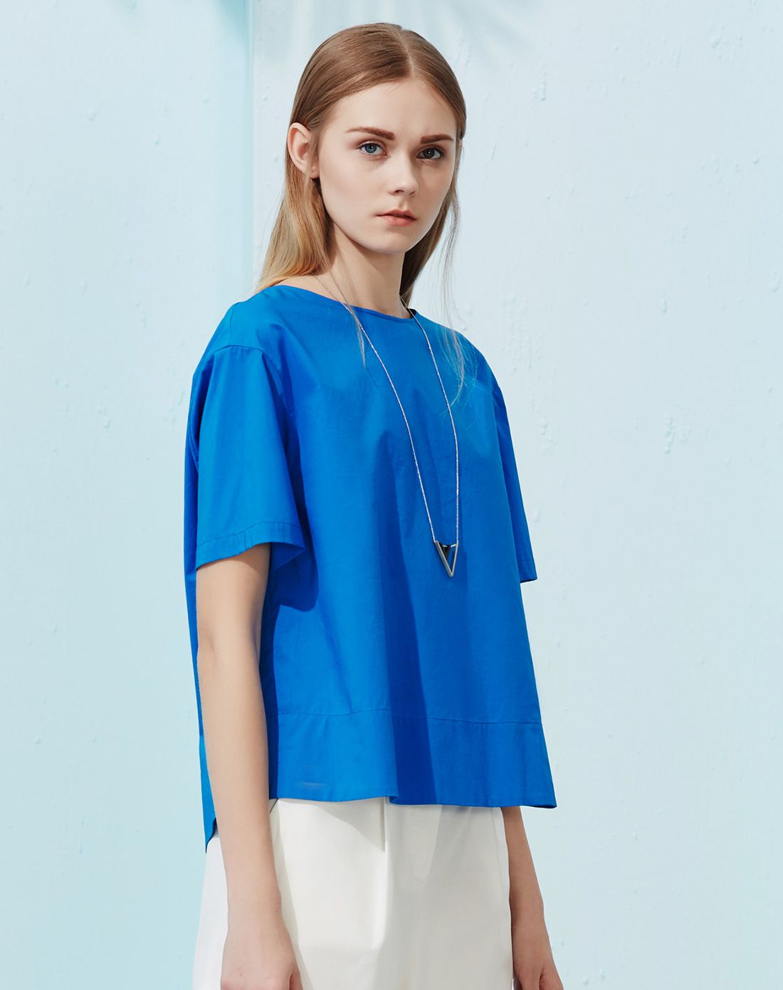 宝石蓝圆领纯棉百搭小衫