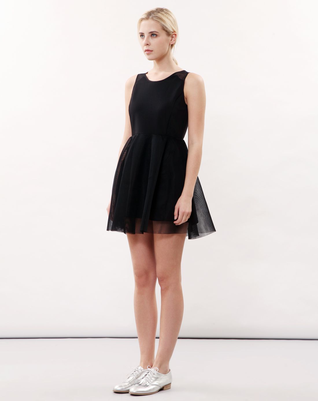 女款漆黑网格拼接连衣裙