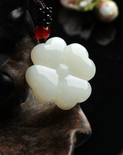 aznavour 天然和田玉四叶草吊坠