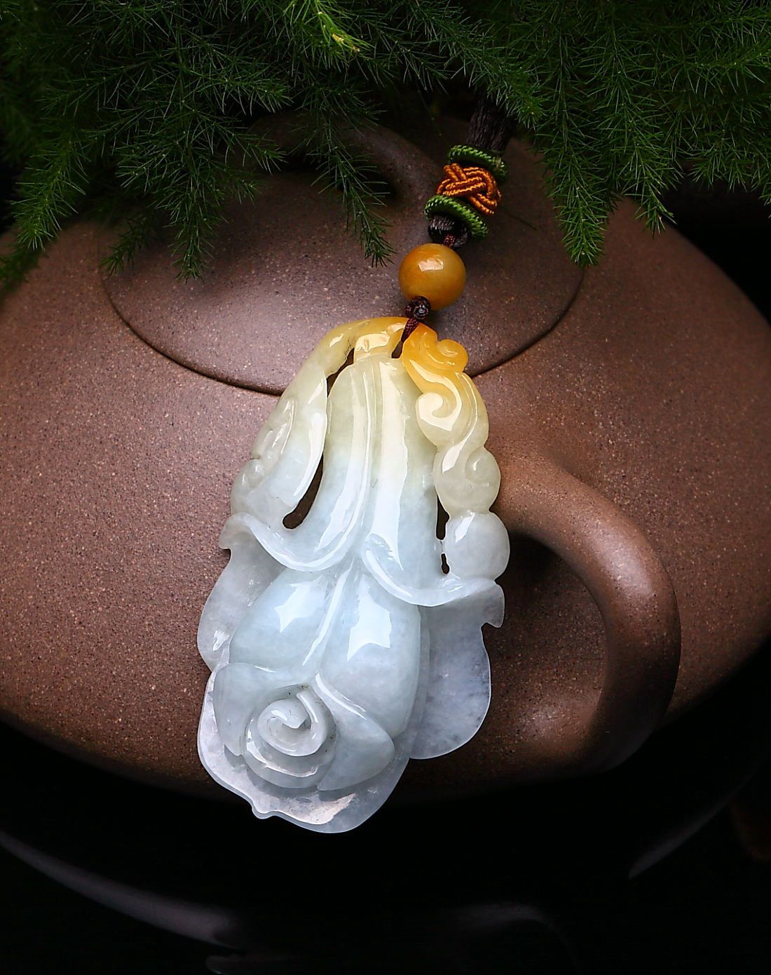 天然a货俏色黄翡花朵翡翠吊坠