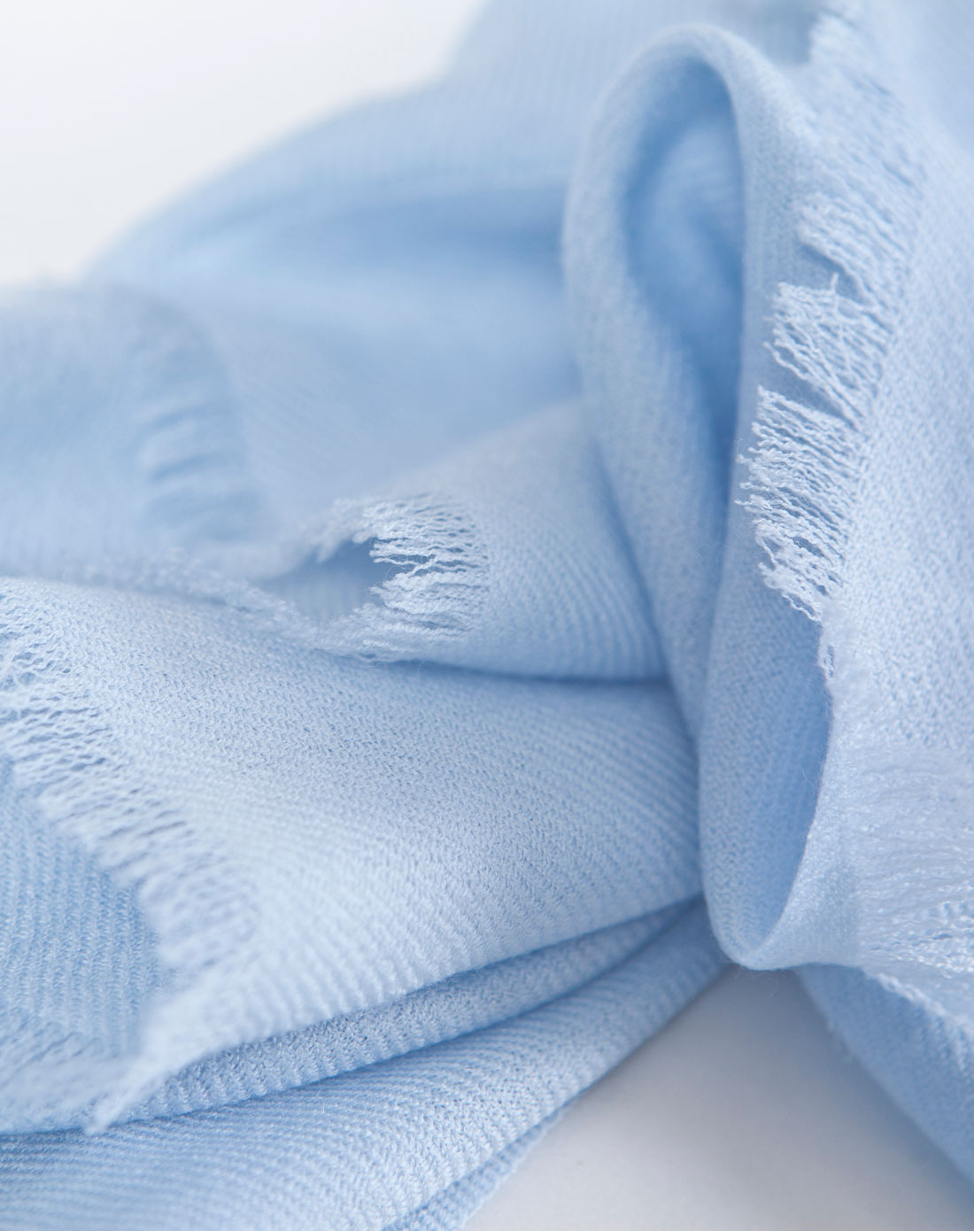 浅蓝色羊毛舒适亲肤围巾