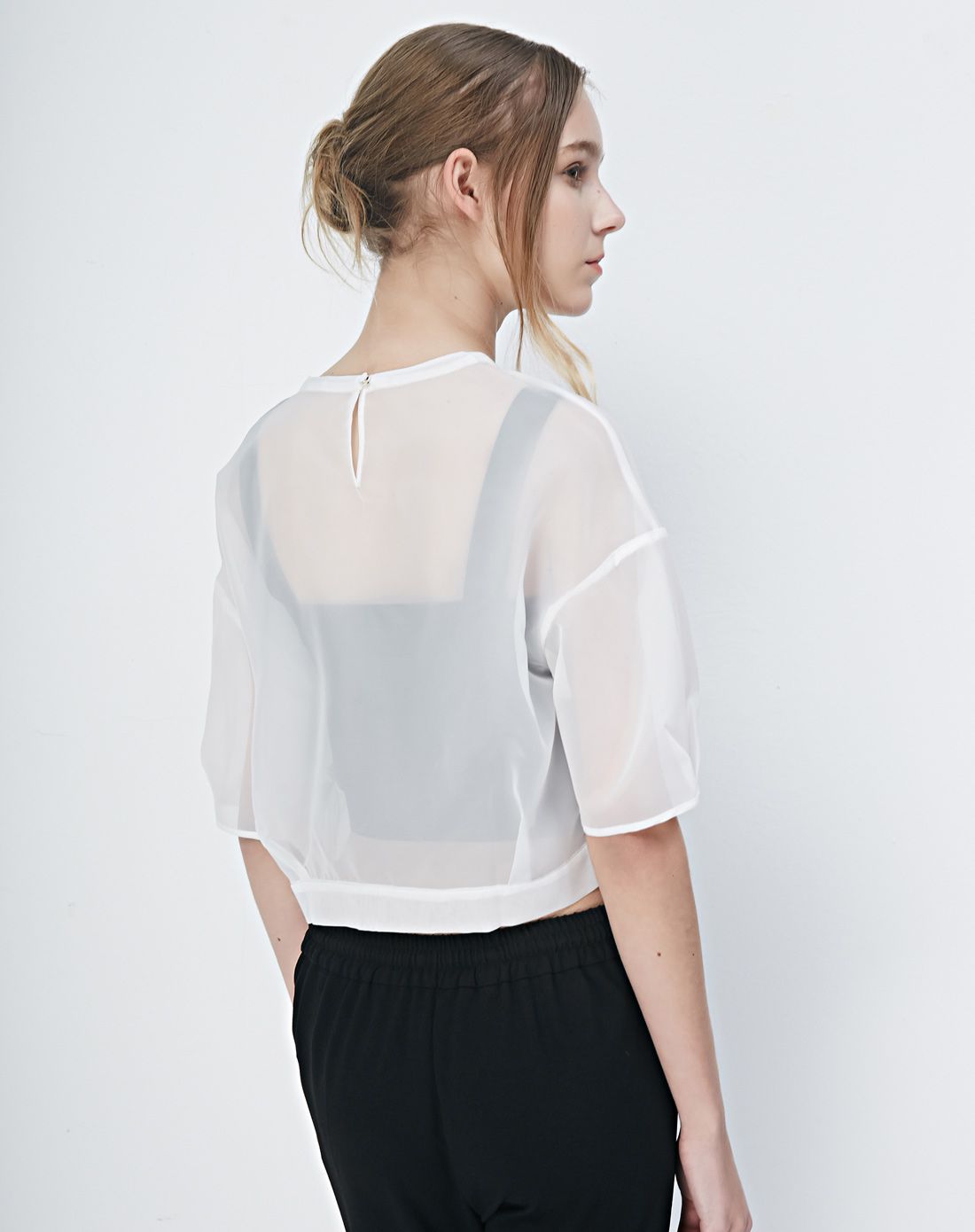 白色透视网纱上衣