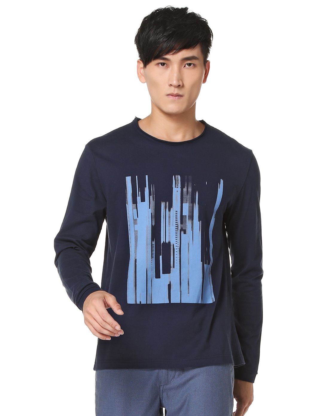 男款深蓝色舒适圆领印花长袖t恤