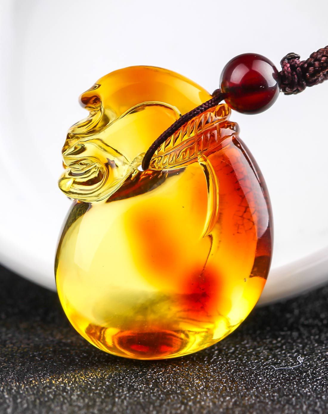 天然琥珀 蜜蜡吊坠 (含配绳)