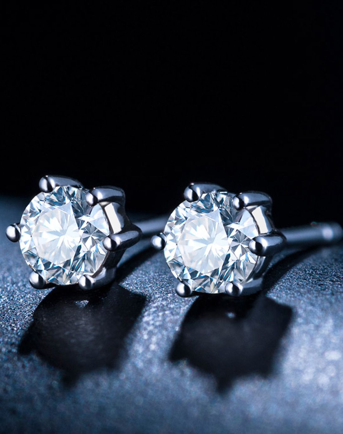 > 18k金钻石耳钉-经典六爪