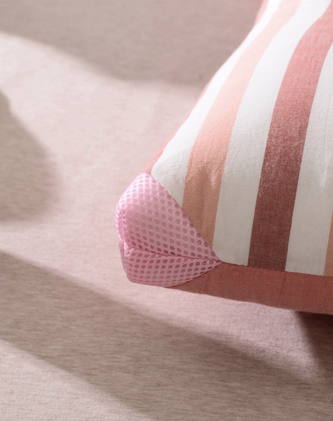 色织条纹水洗抗菌棉枕-粉色