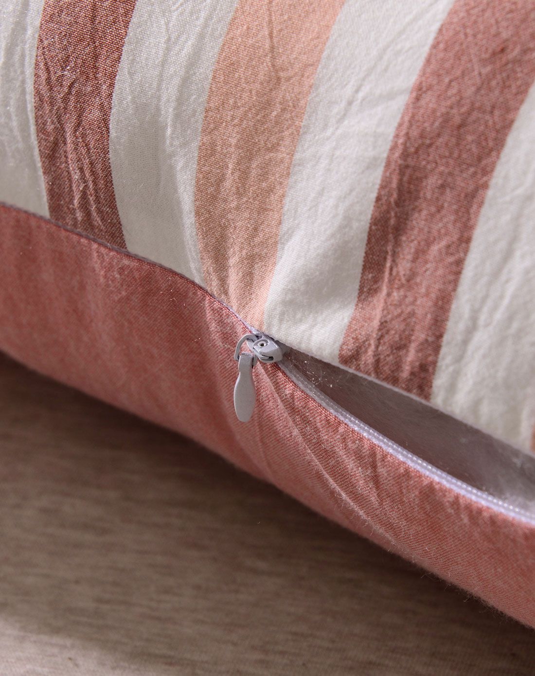 色织条纹水洗抗菌棉枕-粉色