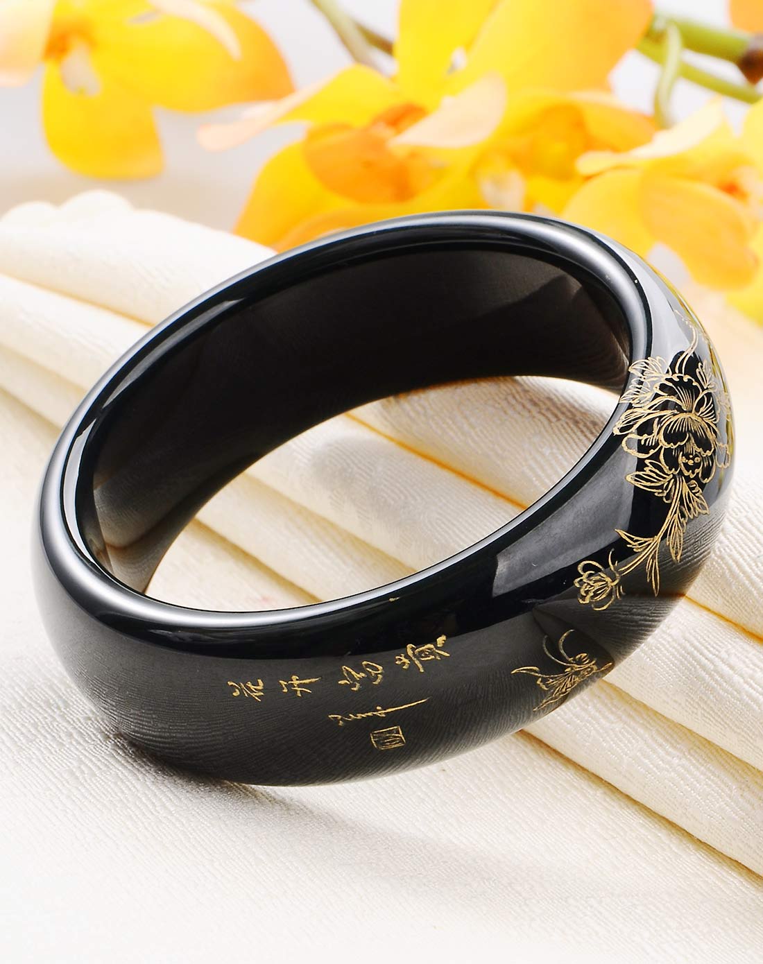 和田墨碧玉精雕花手镯(约内径5.6cm)