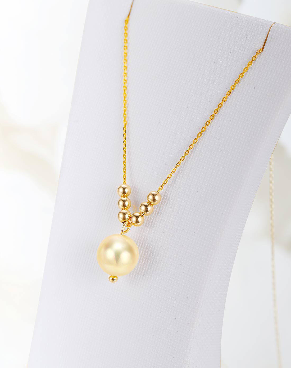 黛米8-8.5mm正圆亮浅金色akoya海水珍珠吊坠18k金链45cm长