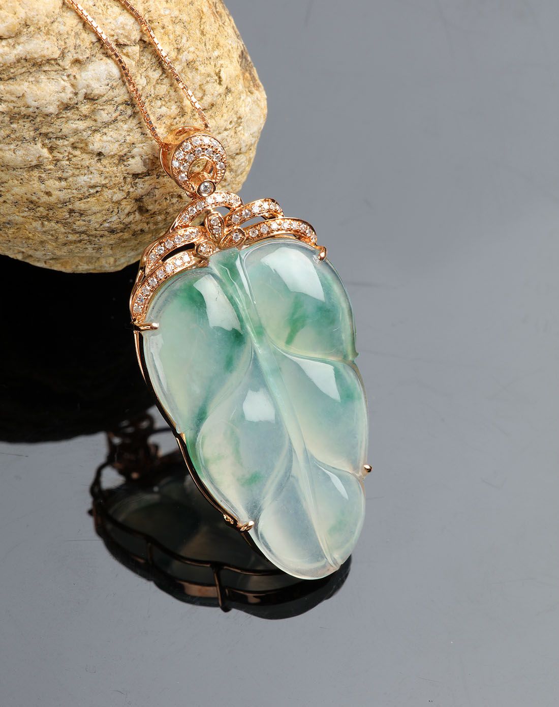 18k围钻镶冰种飘花金枝玉叶a货翡翠吊坠