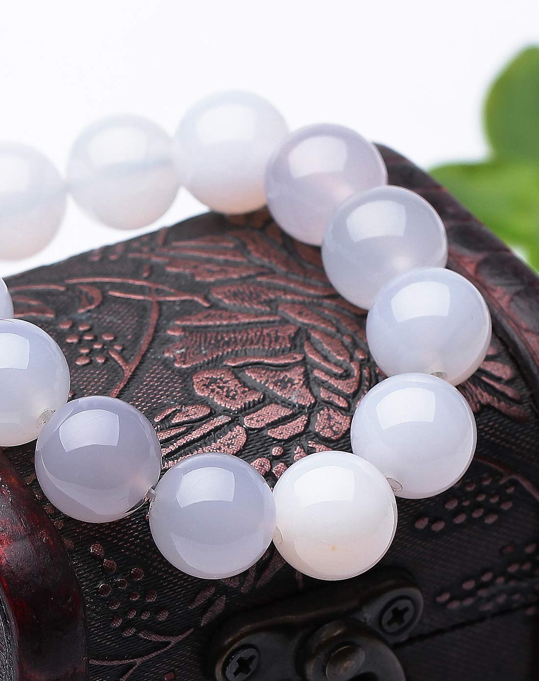 晶莹剔透白玉髓手串(附证书)