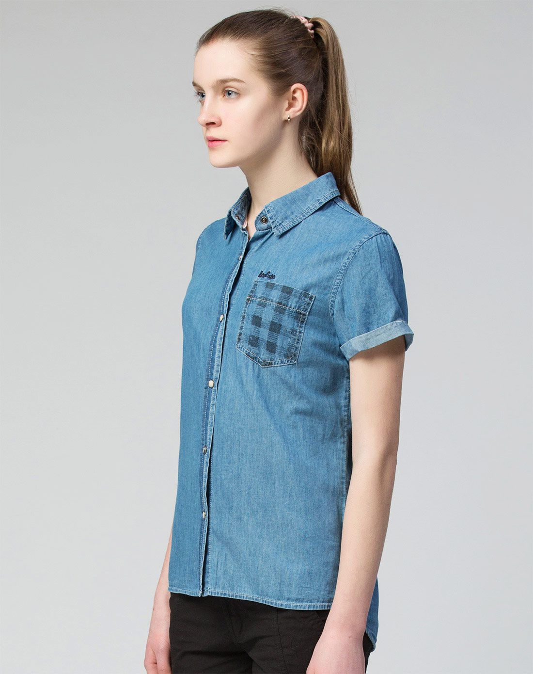 女式浅靛蓝色衬衫