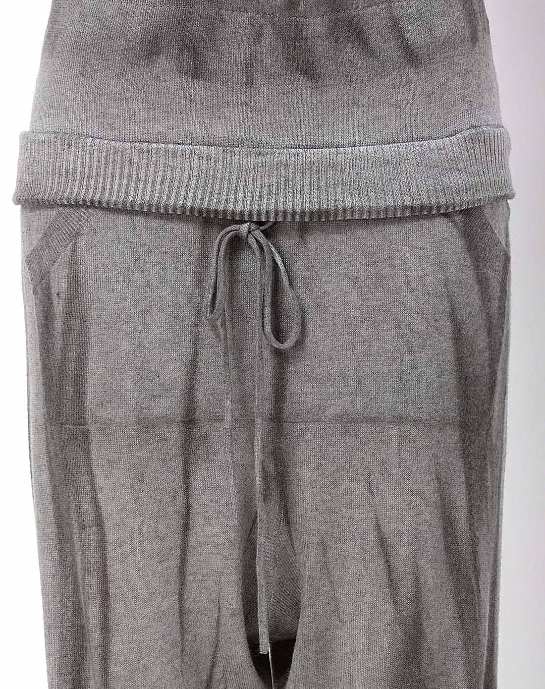灰色针织吊裆裤
