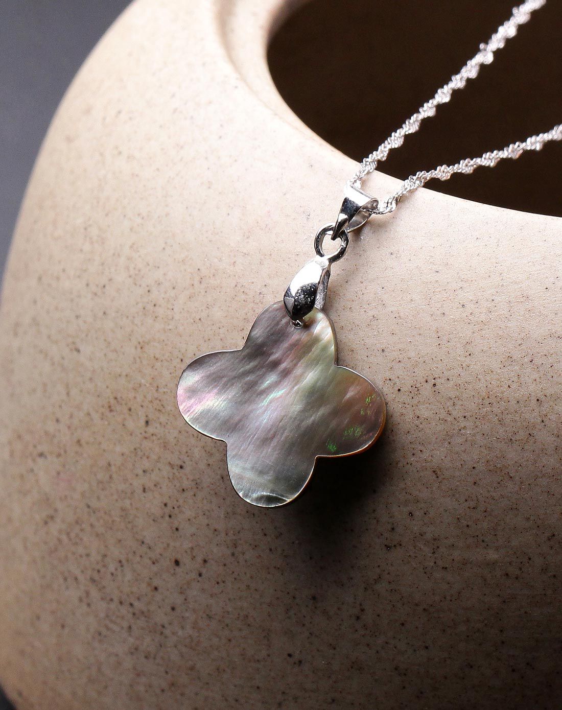 卓凡珠宝 幸福四叶草天然贝壳吊坠(附证书)