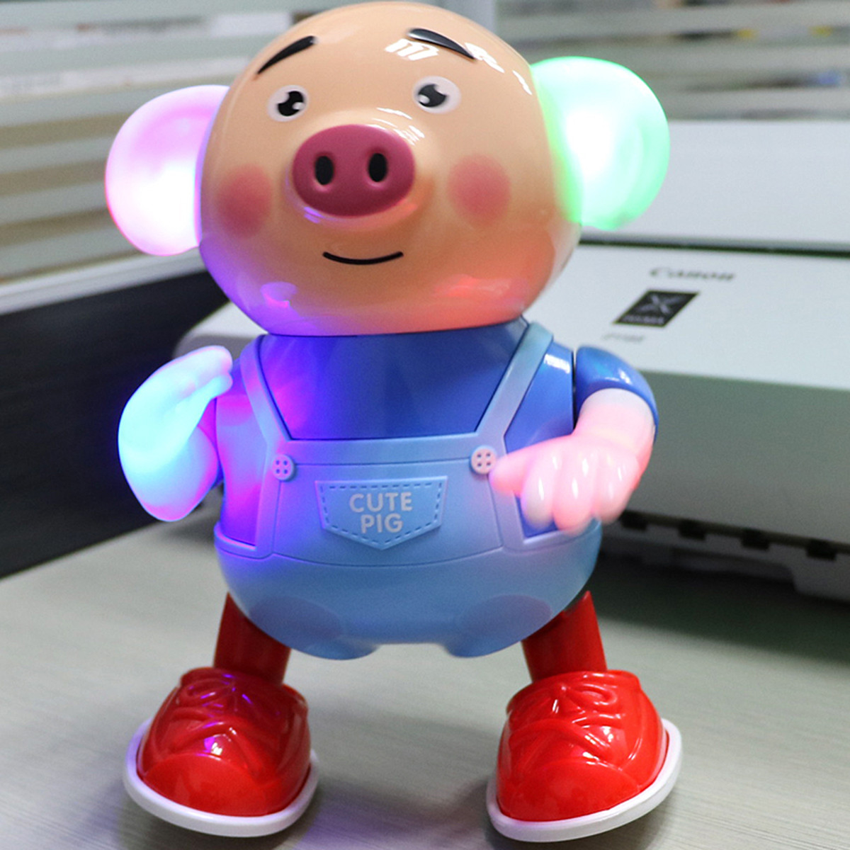 抖音小猪电动机器人儿童玩具男宝宝1-2周岁3女孩跳舞海草舞萌萌猪