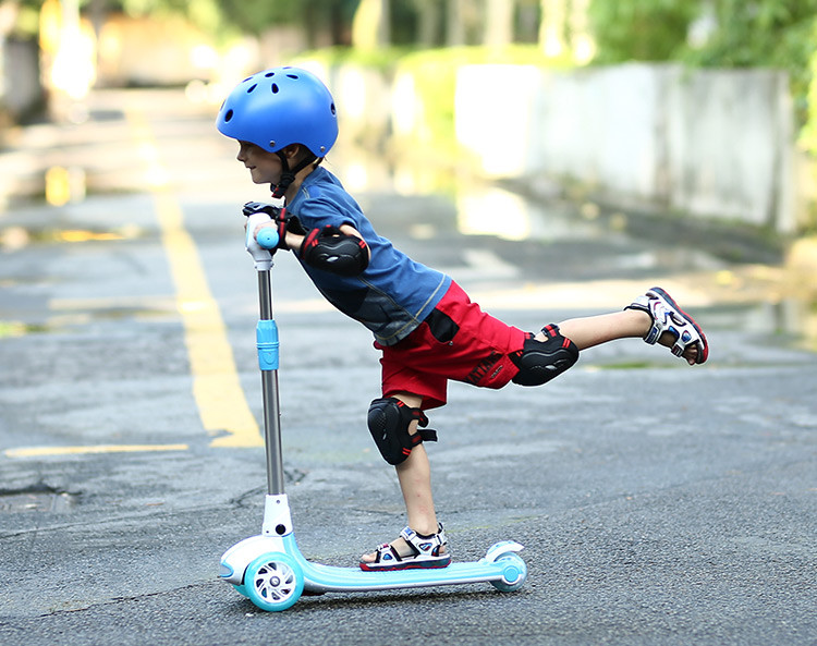 vovo轮滑护具儿童自行车头盔套装全套滑板溜冰鞋平衡车运动护膝安全帽