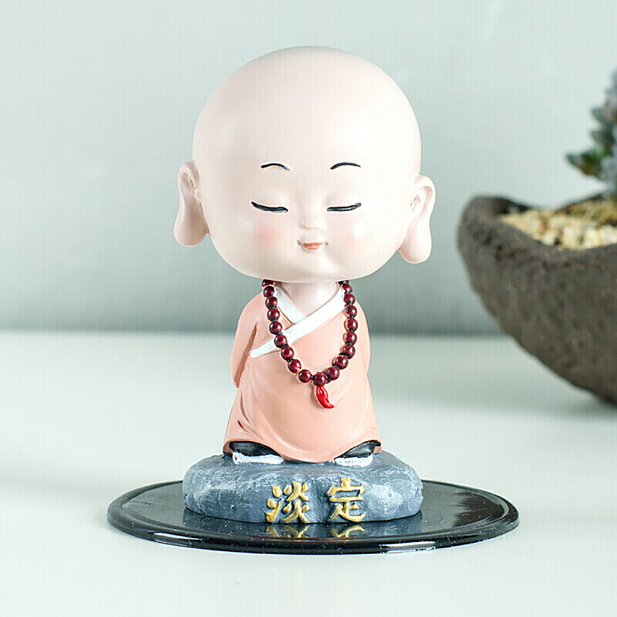 驰卡行汽车摆件小沙弥卡通创意摇头小和尚 车载摆件车内饰品公仔弥勒