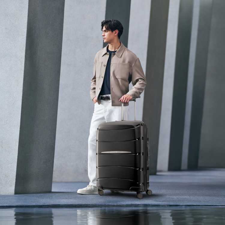 新秀丽 【轻便抗压】都市商务风大牌拉杆箱轻量通勤出差旅行箱 QM4