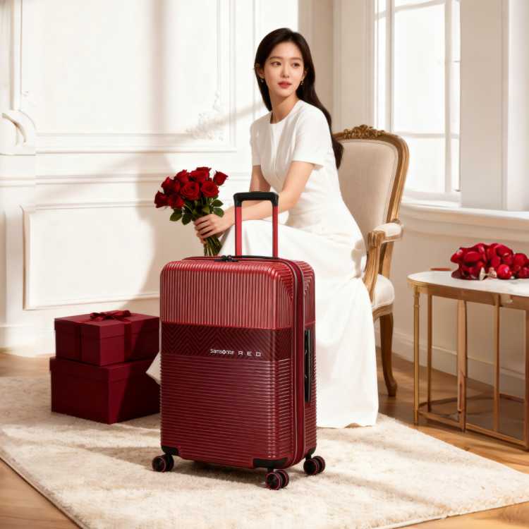 新秀丽 【时尚条纹】大容量拉杆箱男女旅行箱轻便红色旅行箱婚嫁箱 GN0