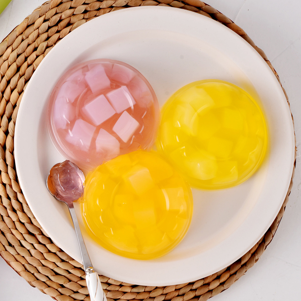 大杯装椰纤果果冻啫喱布丁q弹大杯水果味儿童办公室零食