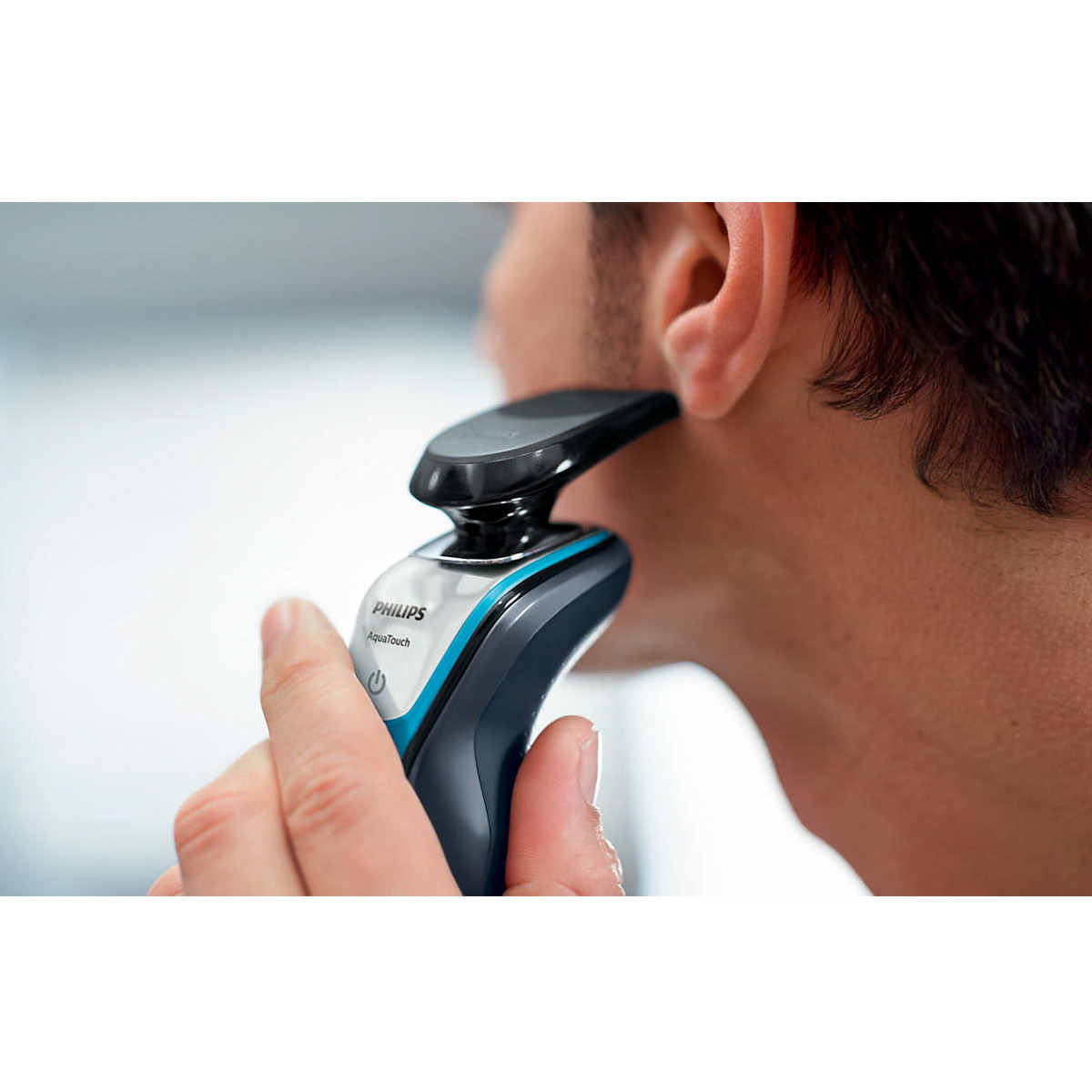 【王牌爆款】飞利浦s5070进口三刀头干湿双剃电动剃须刀刮胡刀