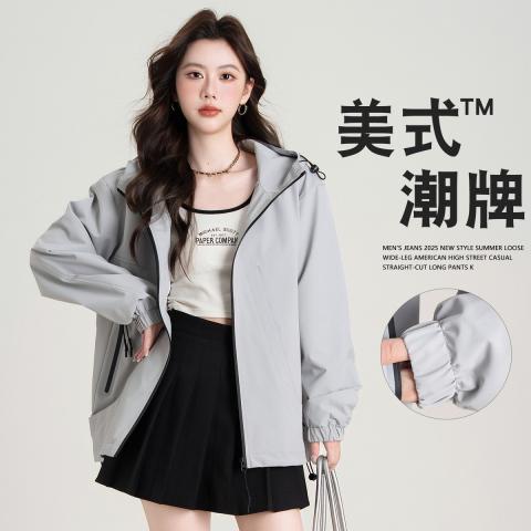 班尼路 山系户外时尚简约春秋款大口袋潮牌工装女式连帽开衫夹克外套衫 图片 3