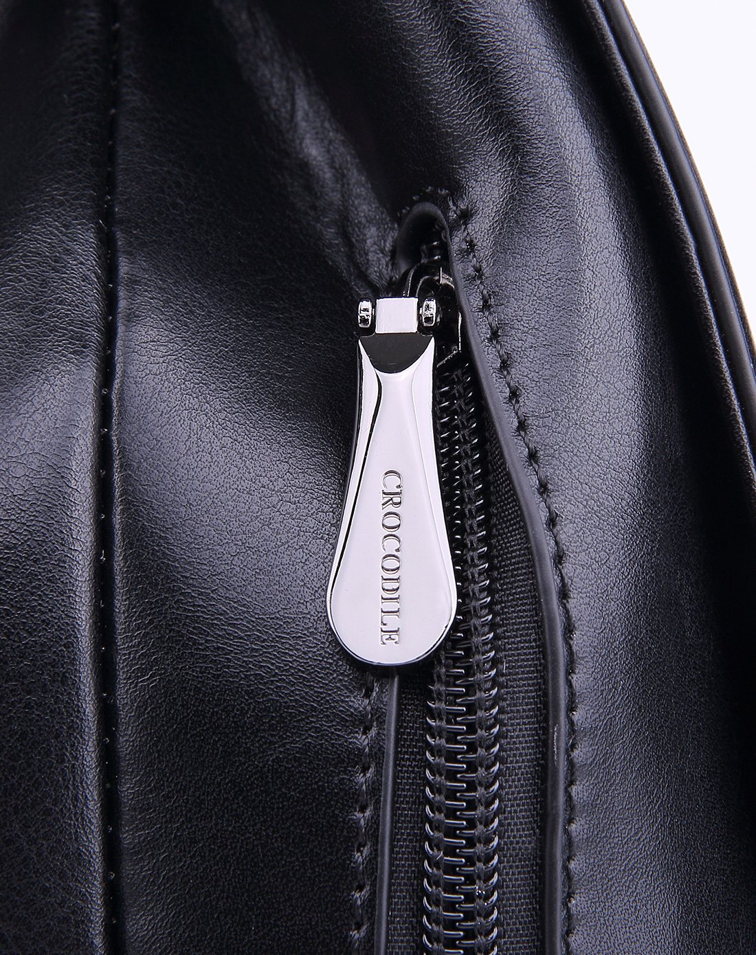 鳄鱼恤crocodile简约学院风大容量双肩包黑色