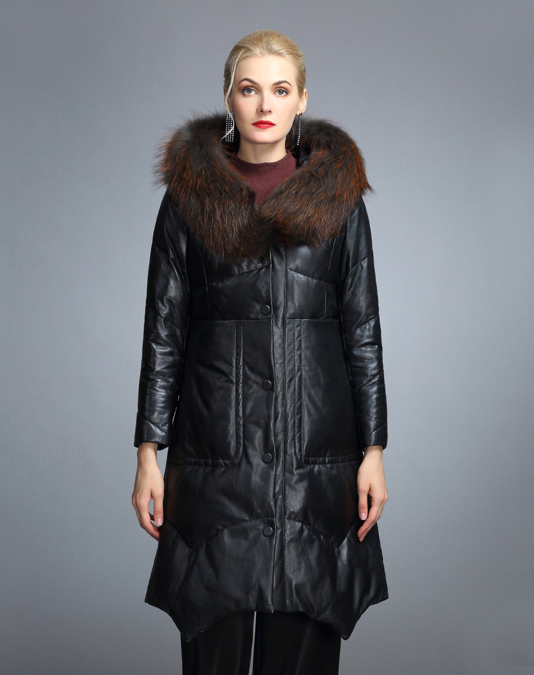 女式貉子毛翻领绵羊皮羽绒服